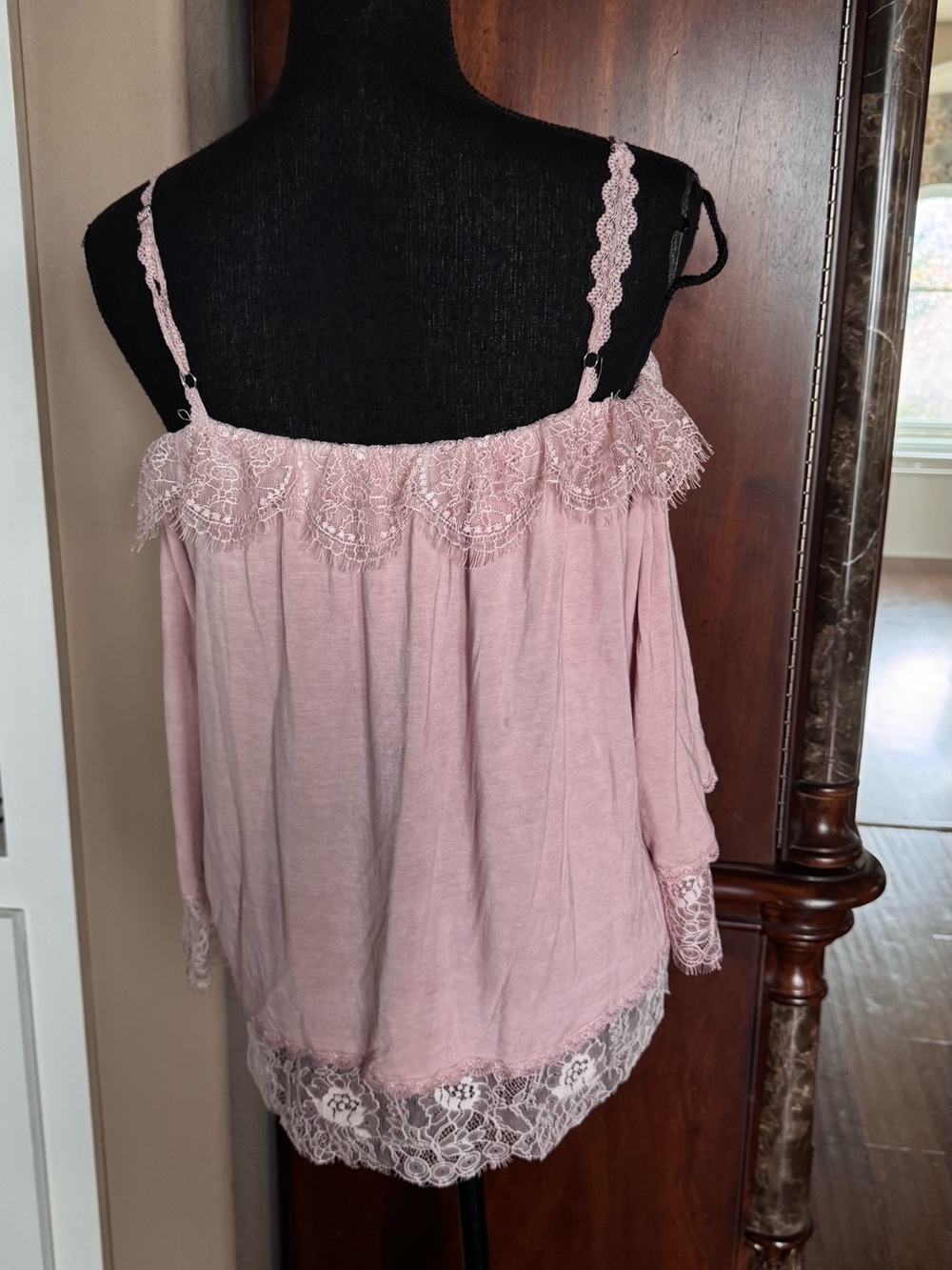 POL Embroidered Lace Top - Picture 2 of 9